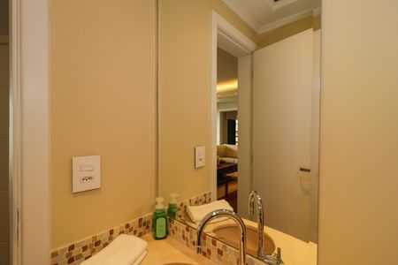 Apartamento à venda com 177m², 3 quartos e 3 vagas Apartamento à venda com 177m², 3 quartos e 3 vagasLavabo