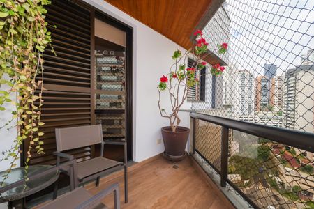 Apartamento à venda com 177m², 3 quartos e 3 vagas Apartamento à venda com 177m², 3 quartos e 3 vagasVaranda da Sala