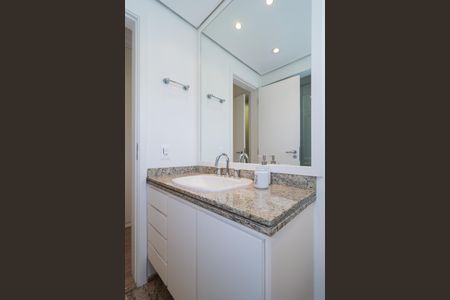 Apartamento à venda com 177m², 3 quartos e 3 vagas Apartamento à venda com 177m², 3 quartos e 3 vagasBanheiro da Suíte 2