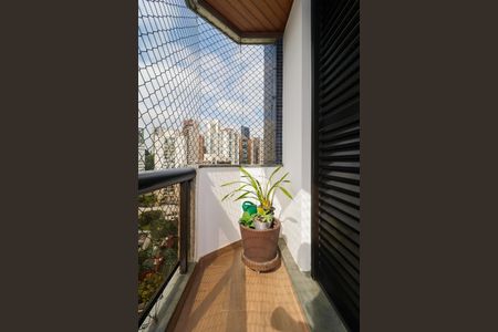 Apartamento à venda com 177m², 3 quartos e 3 vagas Apartamento à venda com 177m², 3 quartos e 3 vagasSuíte 1