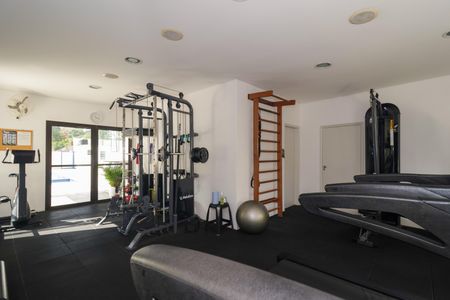 Apartamento à venda com 177m², 3 quartos e 3 vagas Apartamento à venda com 177m², 3 quartos e 3 vagasÁrea comum - Academia