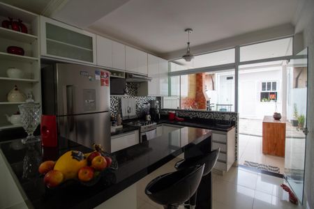 Casa à venda com 103m², 2 quartos e 2 vagas Casa à venda com 103m², 2 quartos e 2 vagasCozinha