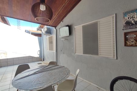 Casa à venda com 110m², 3 quartos e 3 vagasQuintal