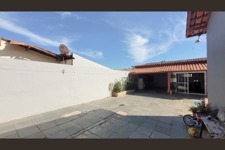 Casa à venda com 273m², 3 quartos e 3 vagas Casa à venda com 273m², 3 quartos e 3 vagasGaragem