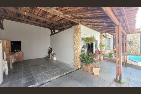 Casa à venda com 273m², 3 quartos e 3 vagas Casa à venda com 273m², 3 quartos e 3 vagasEspaço Gourmet