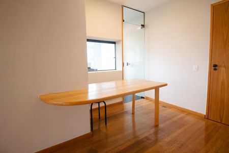 Apartamento à venda com 144m², 2 quartos e 2 vagas Apartamento à venda com 144m², 2 quartos e 2 vagasCopa