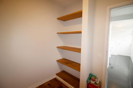 Apartamento à venda com 144m², 2 quartos e 2 vagas Apartamento à venda com 144m², 2 quartos e 2 vagasQuarto de Serviço