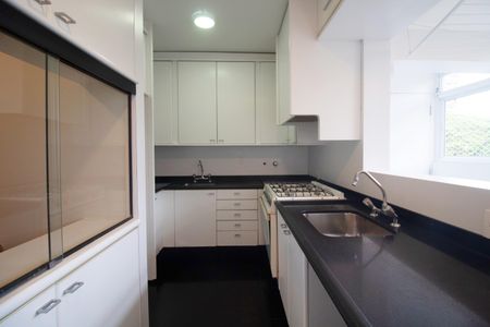 Apartamento à venda com 144m², 2 quartos e 2 vagas Apartamento à venda com 144m², 2 quartos e 2 vagasCozinha