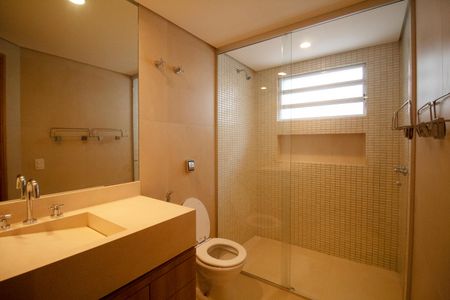 Apartamento à venda com 144m², 2 quartos e 2 vagas Apartamento à venda com 144m², 2 quartos e 2 vagasBanheiro