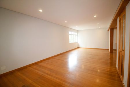 Apartamento à venda com 144m², 2 quartos e 2 vagas Apartamento à venda com 144m², 2 quartos e 2 vagasSala