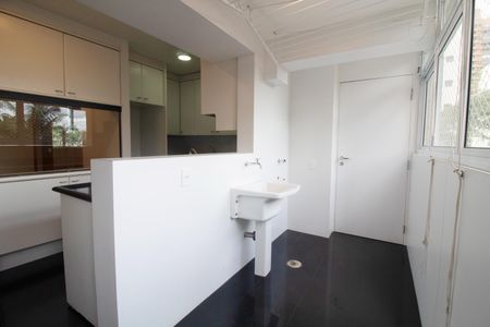 Apartamento à venda com 144m², 2 quartos e 2 vagas Apartamento à venda com 144m², 2 quartos e 2 vagasÁrea de Serviço