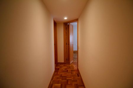 Apartamento à venda com 144m², 2 quartos e 2 vagas Apartamento à venda com 144m², 2 quartos e 2 vagasCorredor