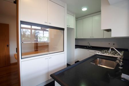 Apartamento à venda com 144m², 2 quartos e 2 vagas Apartamento à venda com 144m², 2 quartos e 2 vagasCozinha