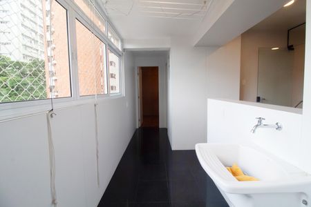 Apartamento à venda com 144m², 2 quartos e 2 vagas Apartamento à venda com 144m², 2 quartos e 2 vagasÁrea de Serviço