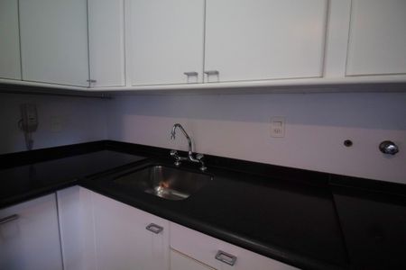 Apartamento à venda com 144m², 2 quartos e 2 vagas Apartamento à venda com 144m², 2 quartos e 2 vagasCozinha