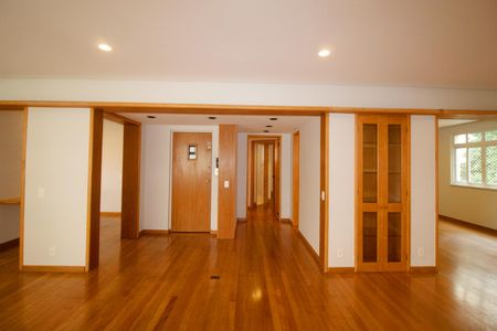 Apartamento à venda com 144m², 2 quartos e 2 vagas Apartamento à venda com 144m², 2 quartos e 2 vagasSala