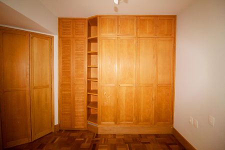 Apartamento à venda com 144m², 2 quartos e 2 vagas Apartamento à venda com 144m², 2 quartos e 2 vagasQuarto 2