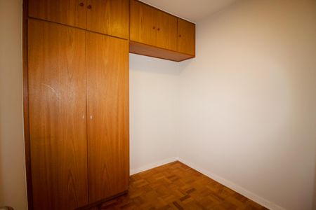 Apartamento à venda com 144m², 2 quartos e 2 vagas Apartamento à venda com 144m², 2 quartos e 2 vagasQuarto de Serviço