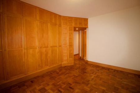 Apartamento à venda com 144m², 2 quartos e 2 vagas Apartamento à venda com 144m², 2 quartos e 2 vagasQuarto