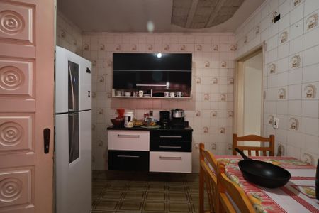 Casa à venda com 176m², 3 quartos e 3 vagasCozinha