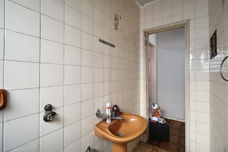 Casa à venda com 176m², 3 quartos e 3 vagasBanheiro 2