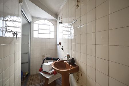 Casa à venda com 176m², 3 quartos e 3 vagasBanheiro 2