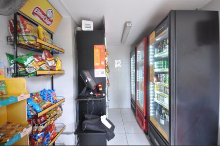 Apartamento à venda com 60m², 3 quartos e 1 vagaMini Market