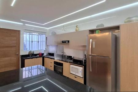 Casa à venda com 200m², 3 quartos e 4 vagas Casa à venda com 200m², 3 quartos e 4 vagasFoto 01