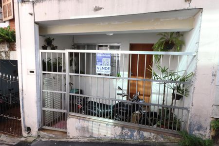 Casa à venda com 75m², 3 quartos e 1 vagaFachada