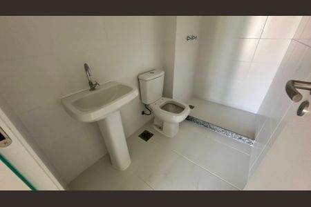 Apartamento à venda com 78m², 2 quartos e 1 vaga Apartamento à venda com 78m², 2 quartos e 1 vagaBanheiro social