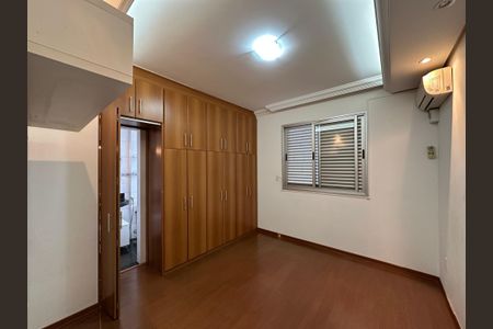 Apartamento à venda com 240m², 4 quartos e 3 vagas
