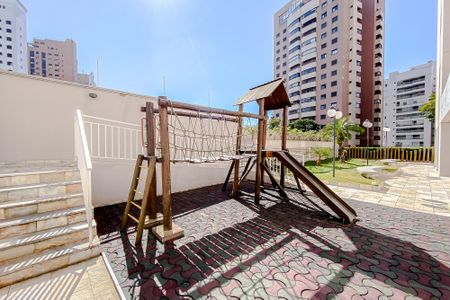 Apartamento à venda com 76m², 3 quartos e 2 vagasÁrea comum - Playground