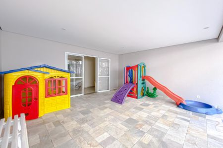 Apartamento à venda com 76m², 3 quartos e 2 vagasÁrea comum - Playground