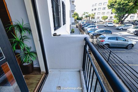 Apartamento à venda com 76m², 3 quartos e 1 vaga Apartamento à venda com 76m², 3 quartos e 1 vagaVaranda