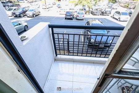 Apartamento à venda com 76m², 3 quartos e 1 vaga Apartamento à venda com 76m², 3 quartos e 1 vagaVaranda