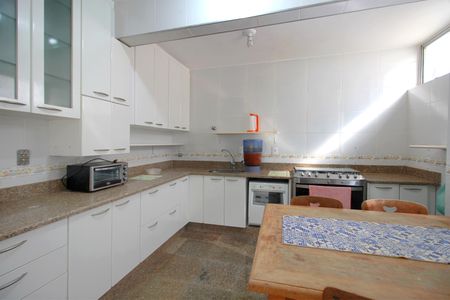 Apartamento para alugar com 205m², 4 quartos e 1 vagaCozinha