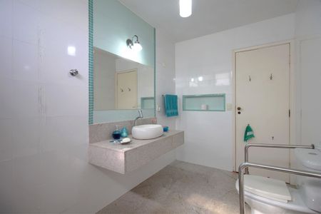 Apartamento para alugar com 205m², 4 quartos e 1 vagaBanheiro