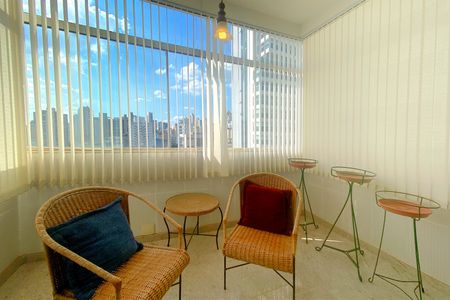 Apartamento para alugar com 205m², 4 quartos e 1 vaga Apartamento para alugar com 205m², 4 quartos e 1 vagaVaranda