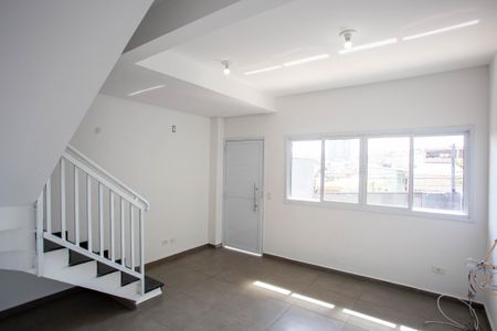 Casa à venda com 130m², 2 quartos e 2 vagasSala
