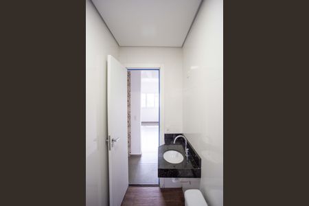 Casa para alugar com 130m², 2 quartos e 2 vagasBanheiro Social