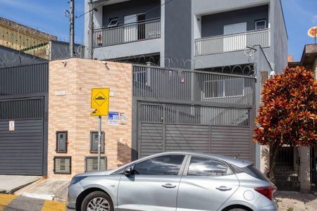 Casa para alugar com 130m², 2 quartos e 2 vagasFachada