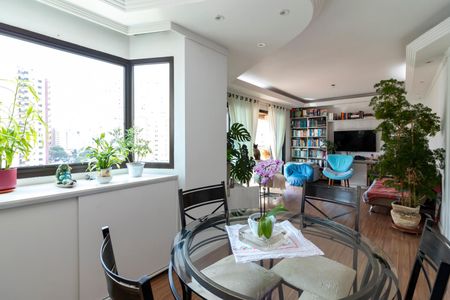 Apartamento à venda com 131m², 3 quartos e 2 vagas Apartamento à venda com 131m², 3 quartos e 2 vagasSala de Jantar