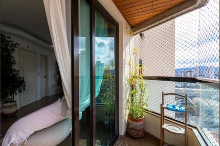 Apartamento à venda com 131m², 3 quartos e 2 vagas Apartamento à venda com 131m², 3 quartos e 2 vagasVaranda da Sala