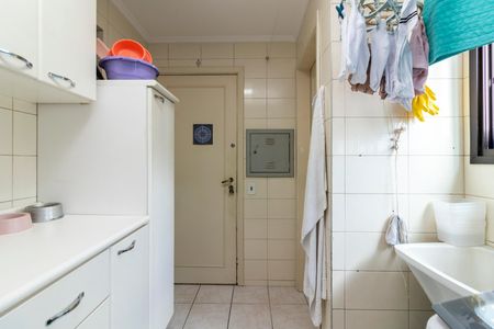 Apartamento à venda com 131m², 3 quartos e 2 vagas Apartamento à venda com 131m², 3 quartos e 2 vagasÁrea de Serviço