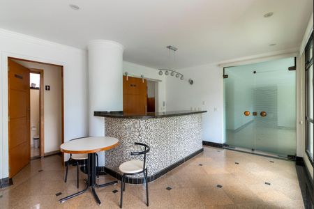 Apartamento à venda com 131m², 3 quartos e 2 vagas Apartamento à venda com 131m², 3 quartos e 2 vagasÁrea comum - Salão de festas