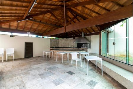 Apartamento à venda com 131m², 3 quartos e 2 vagas Apartamento à venda com 131m², 3 quartos e 2 vagasÁrea comum - Churrasqueira