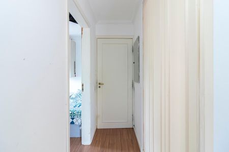 Apartamento à venda com 131m², 3 quartos e 2 vagas Apartamento à venda com 131m², 3 quartos e 2 vagasCorredor dos Quartos