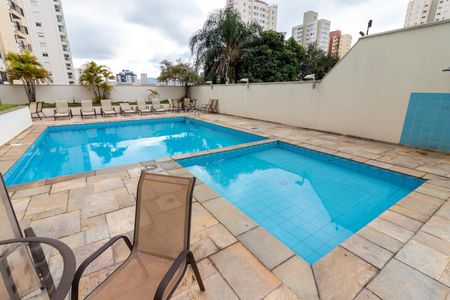 Apartamento à venda com 131m², 3 quartos e 2 vagas Apartamento à venda com 131m², 3 quartos e 2 vagasÁrea comum - Piscina