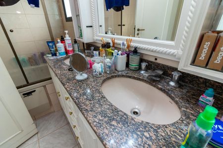 Apartamento à venda com 131m², 3 quartos e 2 vagas Apartamento à venda com 131m², 3 quartos e 2 vagasBanheiro da Suíte 2