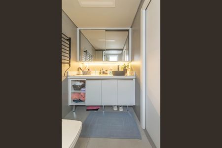 Apartamento à venda com 72m², 2 quartos e 1 vagaBanheiro da Suíte 1